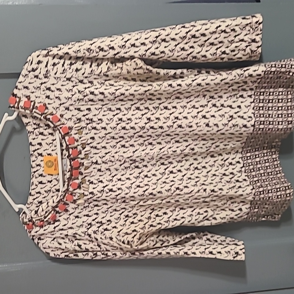 3/4 sleeve shirt